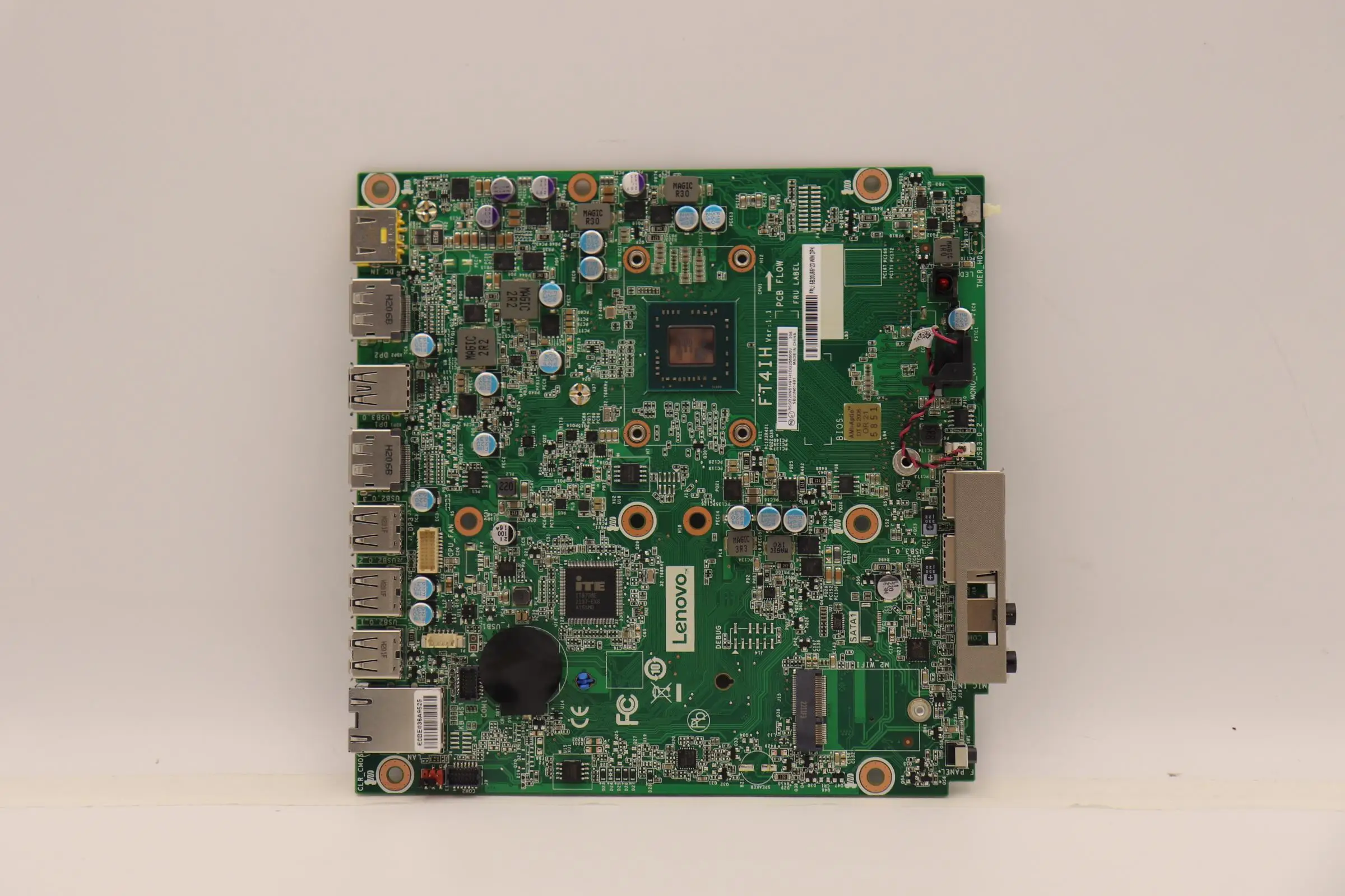 5B20U55123 For Lenovo ThinkCentre M625q Desktop Motherboard A4-9120c Processor 100% Full Tested
5B20U55123 For Lenovo ThinkCentre M625q Desktop Motherboard A4-9120c Processor 100% Full Tested