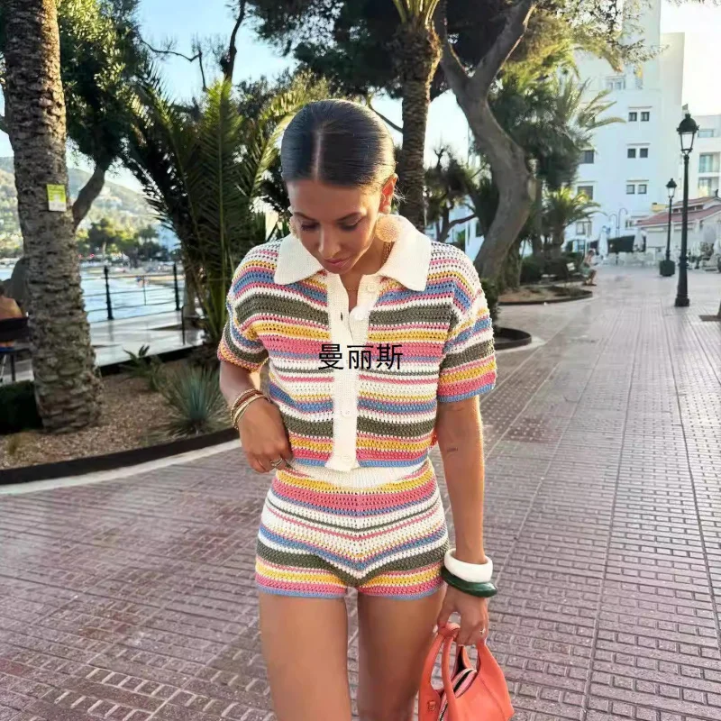 Autumn New Striped Printed Short Sleeve Lapel Cardigan Casual Shorts Striped Knitted Camisole Women's Suit
Autumn New Striped Printed Short Sleeve Lapel Cardigan Casual Shorts Striped Knitted Camisole Women's Suit
