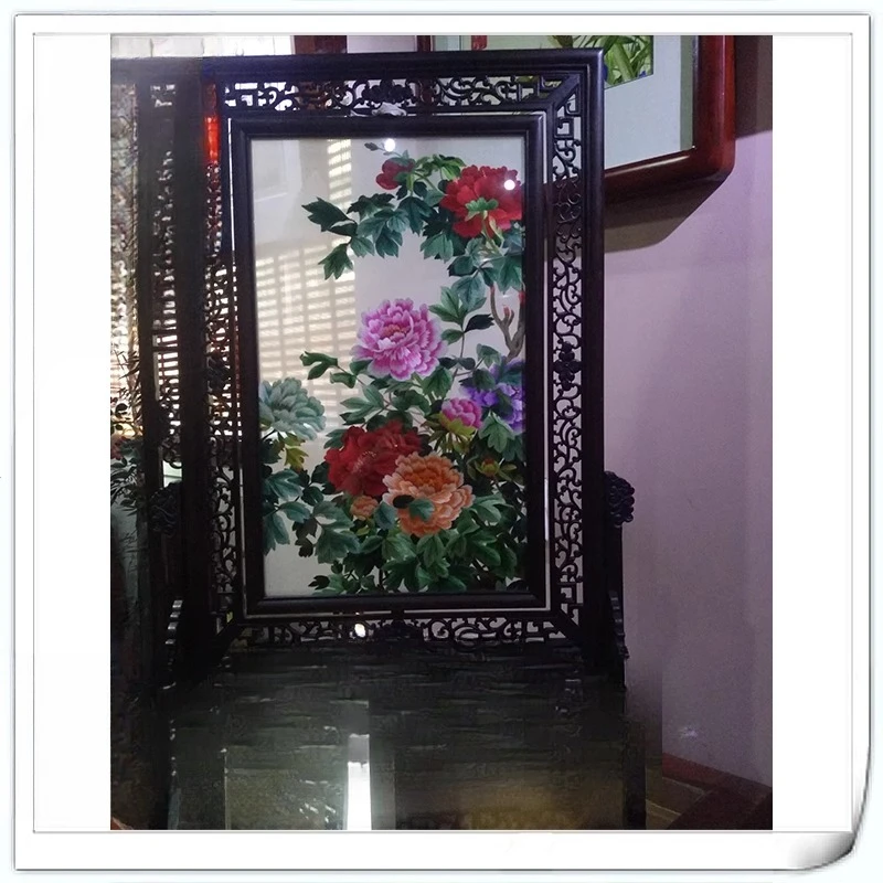 Double-sided embroidered ornament chicken wings generous frame, flowers bloom and are rich
Double-sided embroidered ornament chicken wings generous frame, flowers bloom and are rich