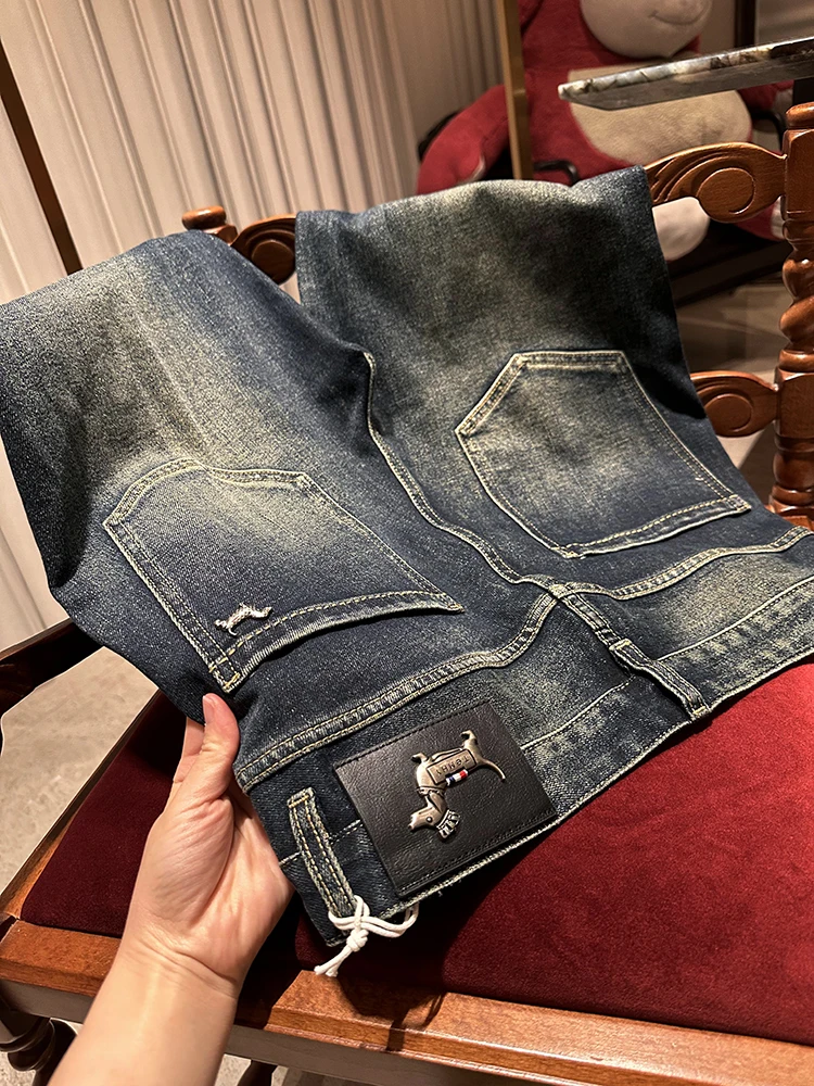 Высококачественные модные мужские джинсы прямого кроя из хлопкового стрейч-денима на раннюю весну, с высокой эластичностью, средней посадкой, длинные брюки
Высококачественные модные мужские джинсы прямого кроя из хлопкового стрейч-денима на раннюю весну, с высокой эластичностью, средней посадкой, длинные брюки