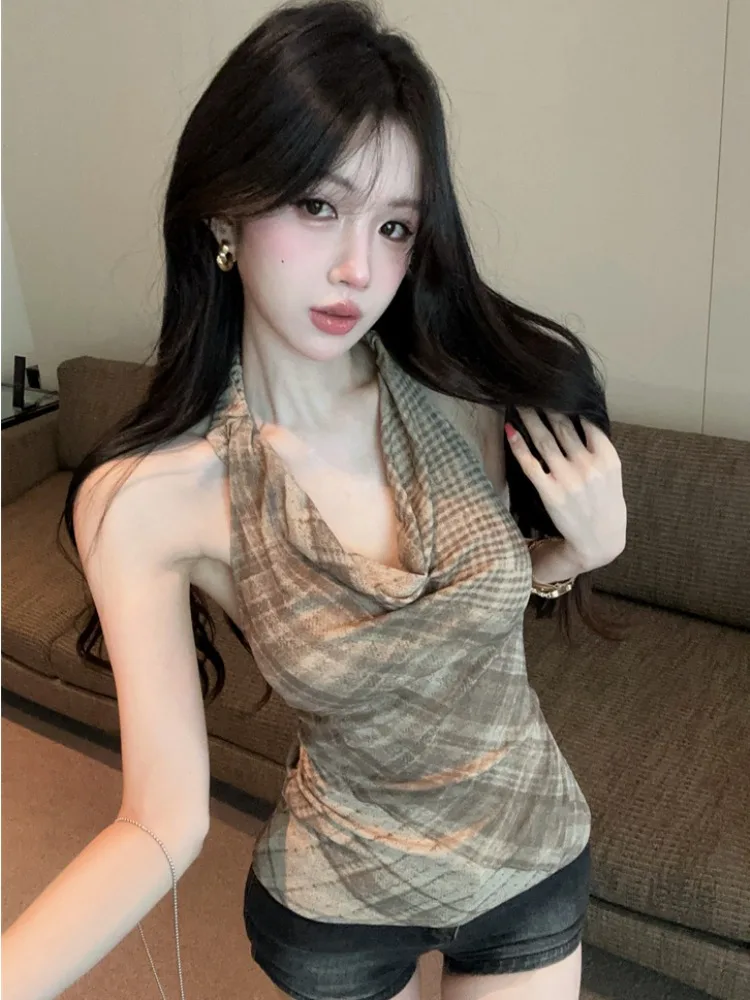Retro American Spicy Girl Plaid Halter Neck Vest Summer New Korean Style Slimming Fashion Backless Top for Young Women
Retro American Spicy Girl Plaid Halter Neck Vest Summer New Korean Style Slimming Fashion Backless Top for Young Women