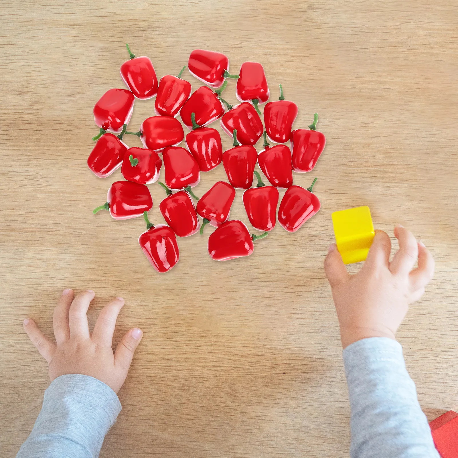 20pcs Mini Foam Bell Peppers Realistic Faux Vegetables Kids Educational Montessori Preschool Cognitive Playset
20pcs Mini Foam Bell Peppers Realistic Faux Vegetables Kids Educational Montessori Preschool Cognitive Playset