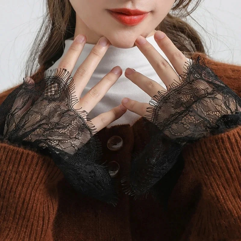 Detachable Wrist Cuffs for Women Wedding Dress Pleated Cuffs Lace Fake Cuffs
Detachable Wrist Cuffs for Women Wedding Dress Pleated Cuffs Lace Fake Cuffs