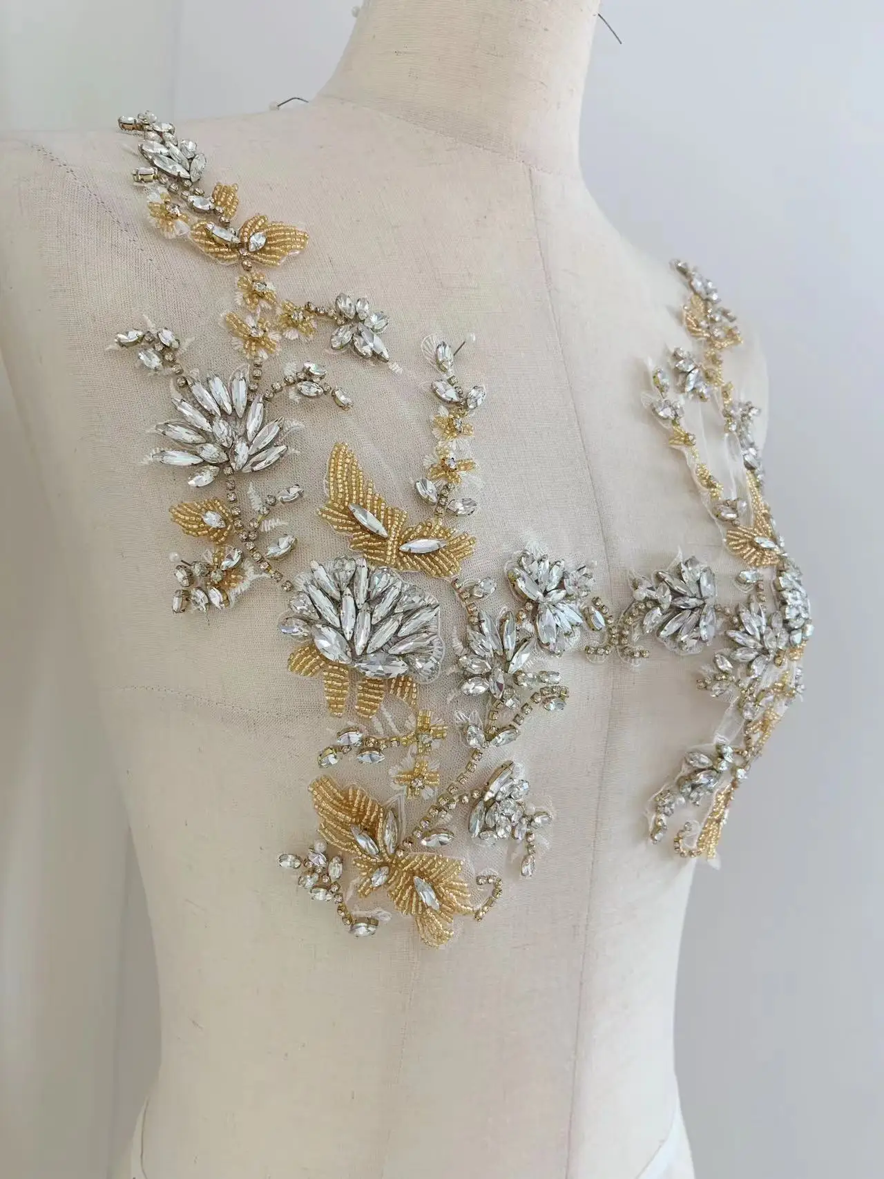 1 Pair Handcrafted Gold Diamond Applique Silver Beaded Rhinestone Patch for Clothes Costume Supplies,Dresses
1 Pair Handcrafted Gold Diamond Applique Silver Beaded Rhinestone Patch for Clothes Costume Supplies,Dresses
