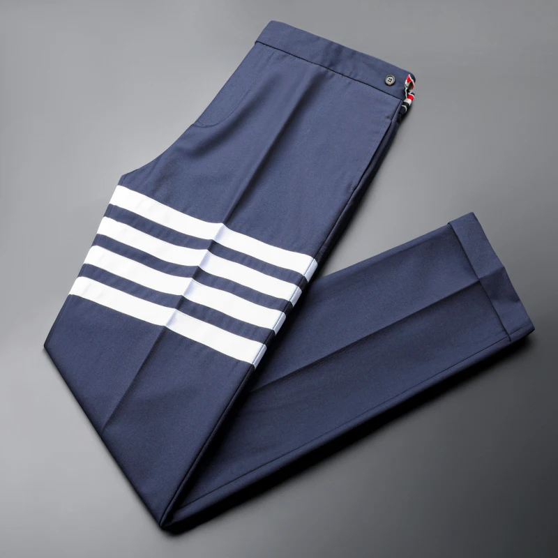 Slim Fit Busin Casual Four Stripe West Брюки Синие Классические длинные брюки универсальные THON BERRY Молодежный тренд Осенняя одежда
Slim Fit Busin Casual Four Stripe West Брюки Синие Классические длинные брюки универсальные THON BERRY Молодежный тренд Осенняя одежда