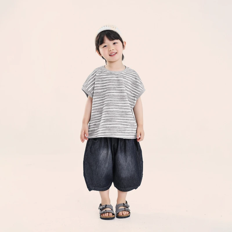 2026 Summer Boys' New Striped Round Neck Simple Soft Glutinous Cotton Breathable Half Sleeve T-shirt
2026 Summer Boys' New Striped Round Neck Simple Soft Glutinous Cotton Breathable Half Sleeve T-shirt