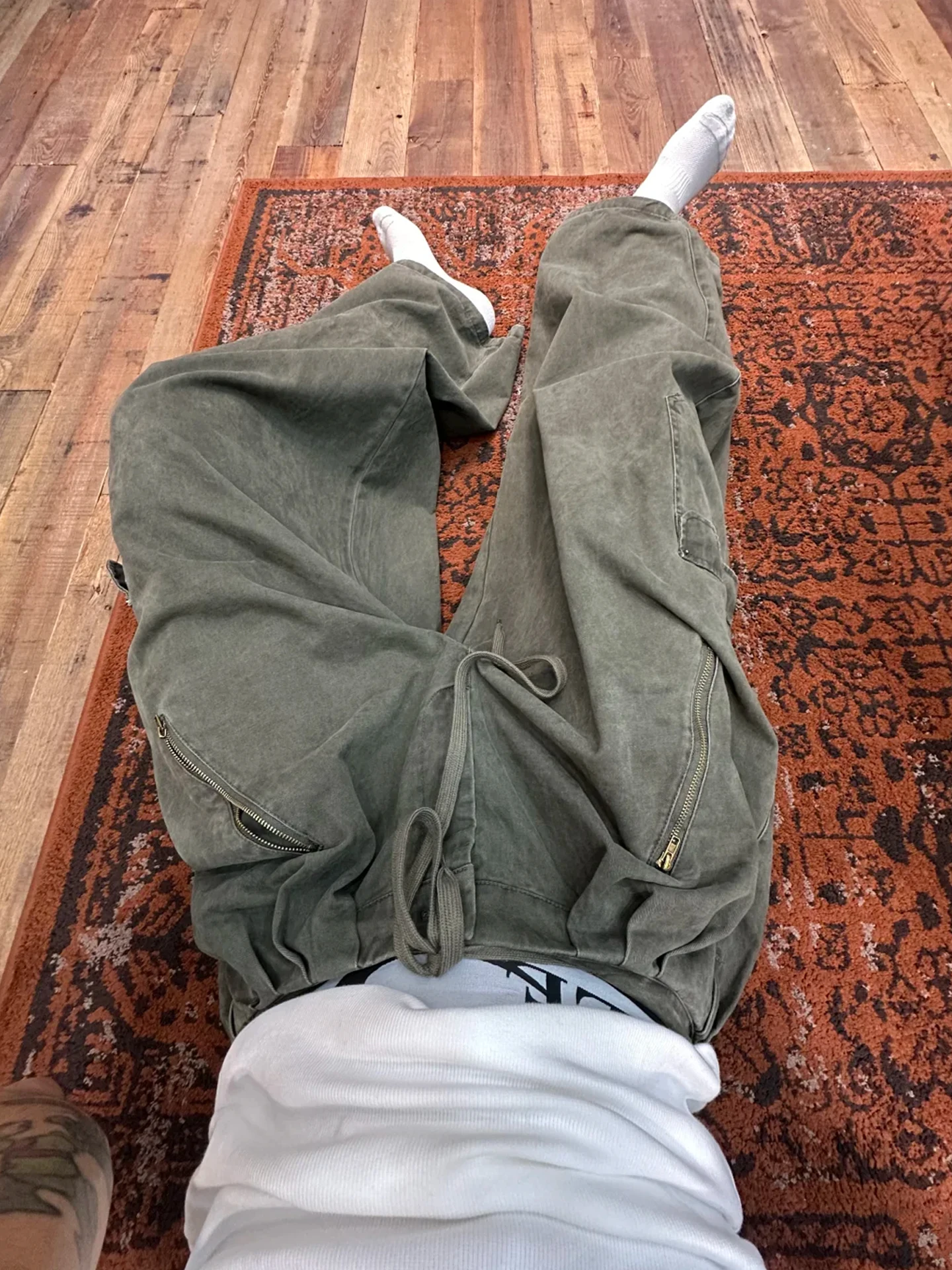 Мужские повседневные брюки-карго в американском стиле, весенние, свободные, широкие, с эффектом потертости, в стиле милитари
Мужские повседневные брюки-карго в американском стиле, весенние, свободные, широкие, с эффектом потертости, в стиле милитари