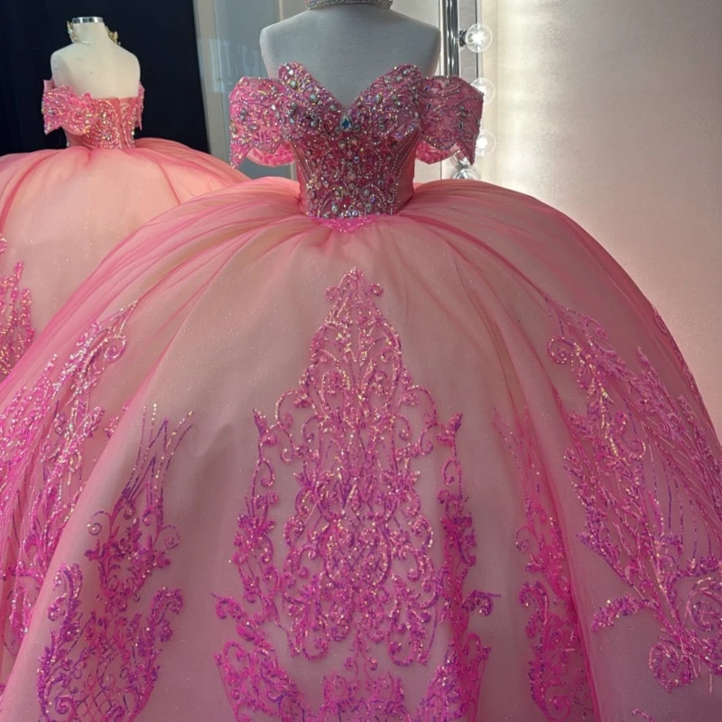 Розовые блестящие платья Quinceanera с открытыми плечами и блестками, аппликация, бисер, кристалл, тюль, вечерние, день рождения, милое платье 16, Vestidos De
Розовые блестящие платья Quinceanera с открытыми плечами и блестками, аппликация, бисер, кристалл, тюль, вечерние, день рождения, милое платье 16, Vestidos De