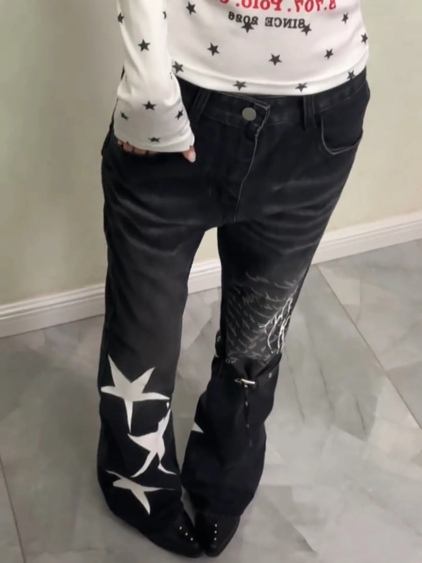 Low Waist Bell Bottom Denim Jeans Women's Design Sensation Y2K Spicy Girl Slim Fit Long Pants Trendy Star Print Retro America...
Low Waist Bell Bottom Denim Jeans Women's Design Sensation Y2K Spicy Girl Slim Fit Long Pants Trendy Star Print Retro America...