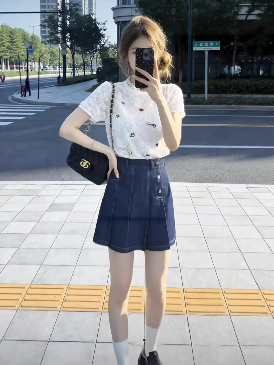plus Size Women's Summer Lace Short Sleeve T-Shirt And High Waist Short Skirt Pants Set Breathable Comfortable Fashionable
plus Size Women's Summer Lace Short Sleeve T-Shirt And High Waist Short Skirt Pants Set Breathable Comfortable Fashionable