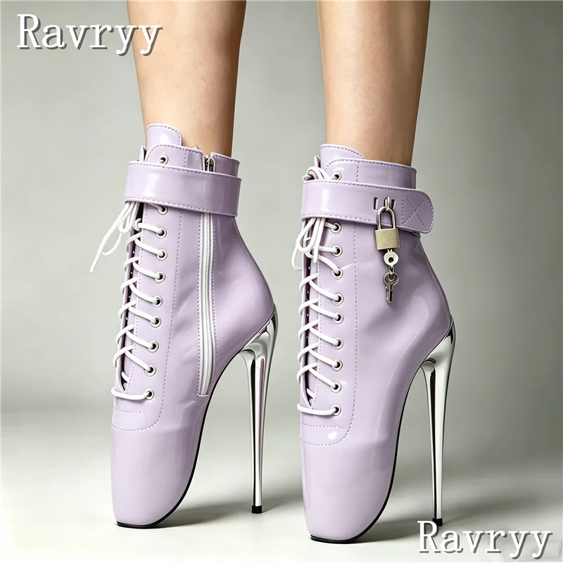 Gothic Punk Women Super High Heel Ankle Boots Metal Lock and Key Decor 18Cm Metal Stiletto Short Boots for Club Party Stage Show
Gothic Punk Women Super High Heel Ankle Boots Metal Lock and Key Decor 18Cm Metal Stiletto Short Boots for Club Party Stage Show