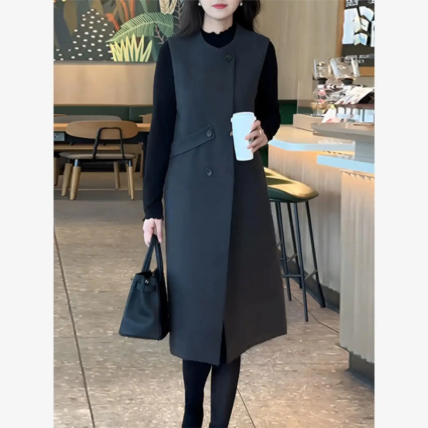 Женский шерстяной жилет Dr Svel и юбка миди Dr Boting: повседневный комплект для осени и зимы. Новинка.
Женский шерстяной жилет Dr Svel и юбка миди Dr Boting: повседневный комплект для осени и зимы. Новинка.