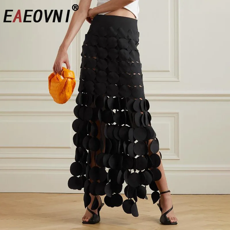 EAEOVNI Tassel Hollow Out Design Skirt Women Fashion High Waist Solid Color A Line Long Skirts Y2K 2025 New Clothing 1A1230
EAEOVNI Tassel Hollow Out Design Skirt Women Fashion High Waist Solid Color A Line Long Skirts Y2K 2025 New Clothing 1A1230