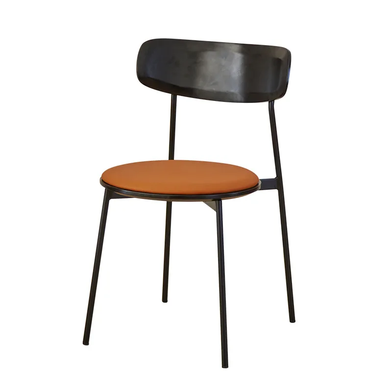 Industrial style casual dining table and chairs Nordic coffee shop milk tea shop wrought iron soft bag designe
Industrial style casual dining table and chairs Nordic coffee shop milk tea shop wrought iron soft bag designe