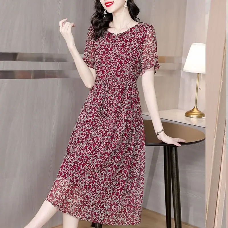Summer New Women's Crew Neck Tie Up with Printed Spliced Casual Loose Appear Thin Short Sleeve High End Elegant Chiffon Dress
Summer New Women's Crew Neck Tie Up with Printed Spliced Casual Loose Appear Thin Short Sleeve High End Elegant Chiffon Dress