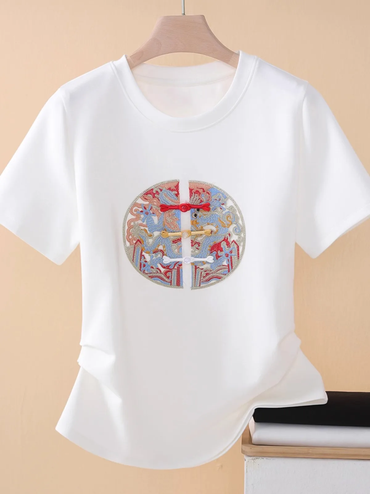 Chinese Style Round Neck Short Sleeved Cotton T-shirt, Women's Spring/summer Chinese Style Waist Folded Embroidered Top
Chinese Style Round Neck Short Sleeved Cotton T-shirt, Women's Spring/summer Chinese Style Waist Folded Embroidered Top