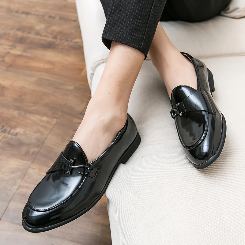 New men's loafers Comfortable and classic versatile style Formal business office Leisure Party Daily outdoor leather shoes
New men's loafers Comfortable and classic versatile style Formal business office Leisure Party Daily outdoor leather shoes