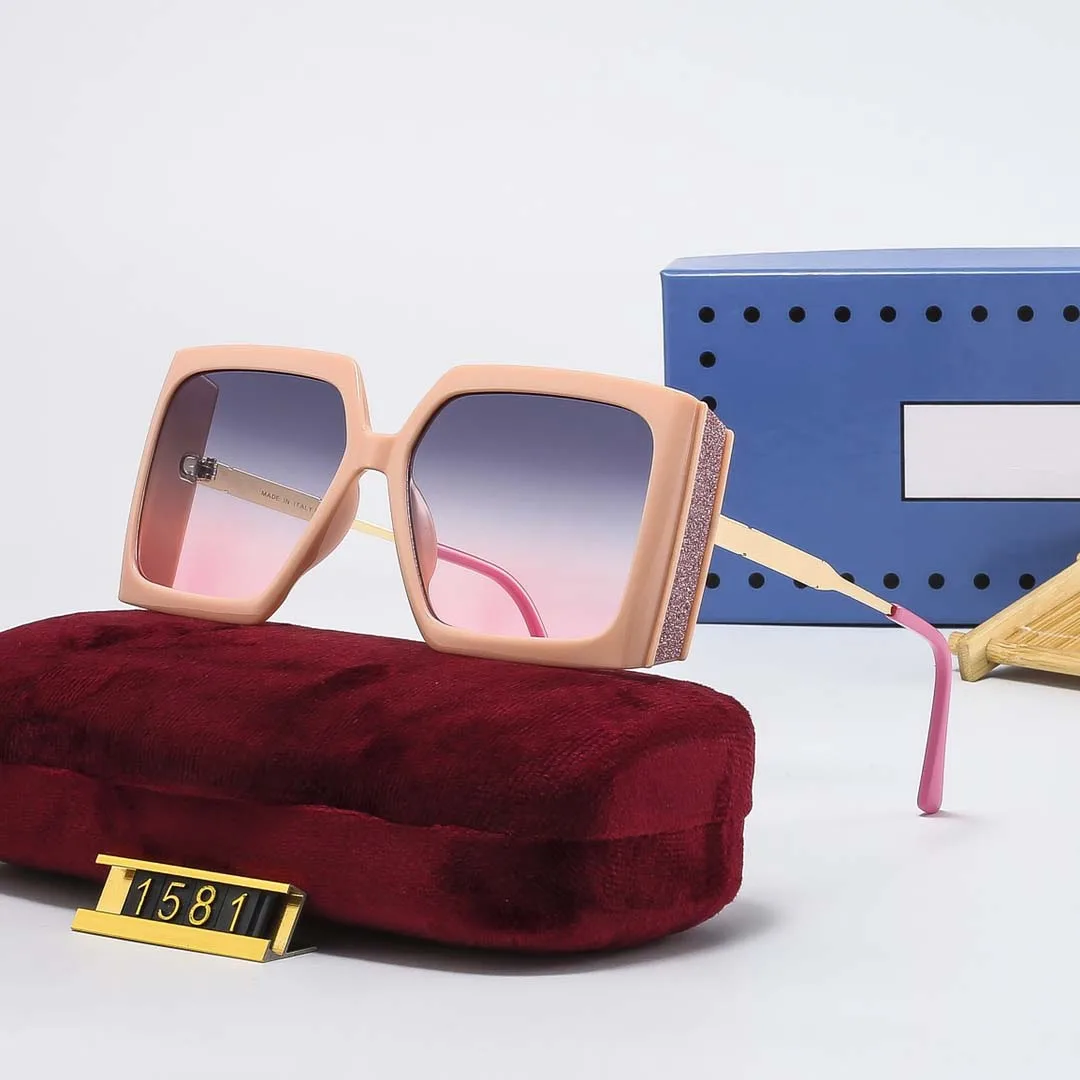 New European and American high-value square frame street shooting classic sunglasses
New European and American high-value square frame street shooting classic sunglasses