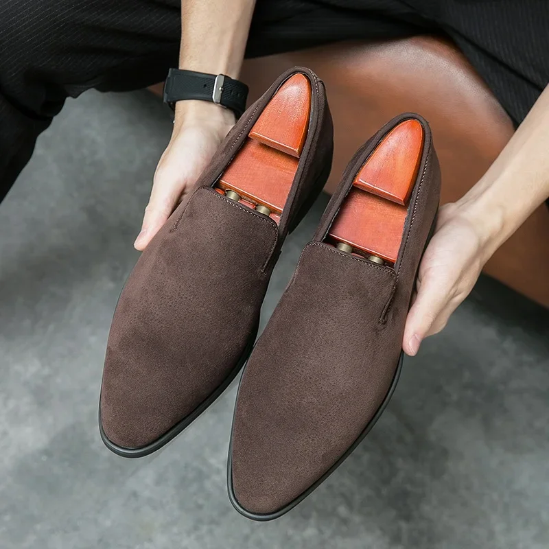 Свадебные модельные туфли, мужские замшевые туфли из лакированной кожи, мужские черные, коричневые лоферы для вождения, оксфорды, обувь для мужчин 
Свадебные модельные туфли, мужские замшевые туфли из лакированной кожи, мужские черные, коричневые лоферы для вождения, оксфорды, обувь для мужчин
