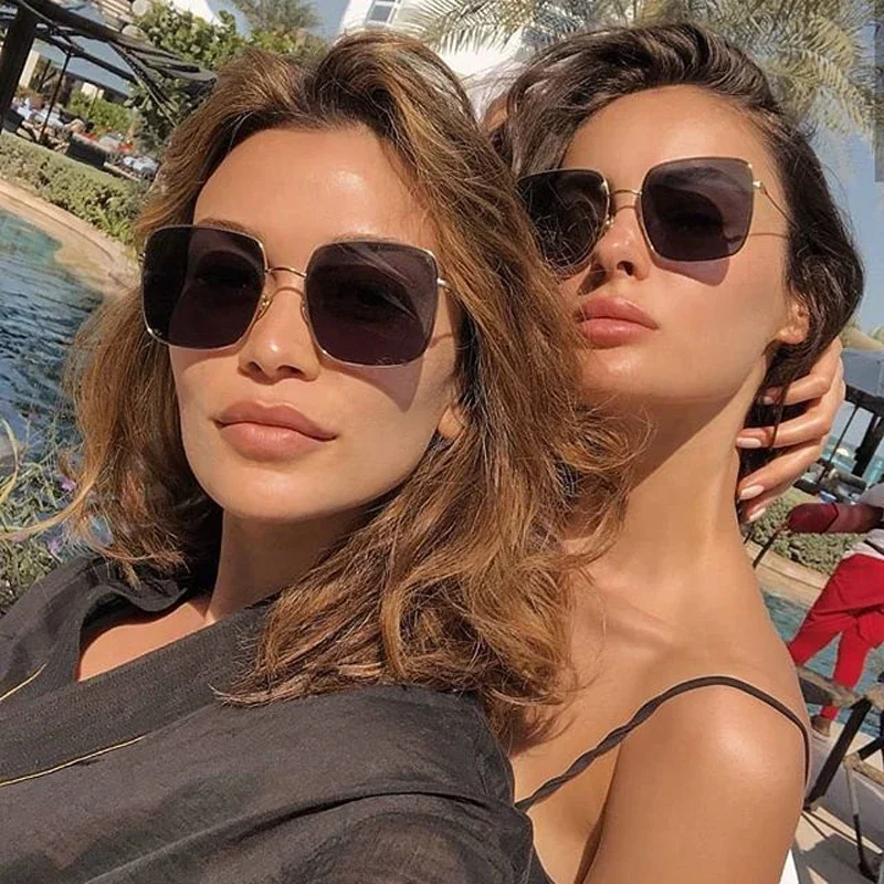 Retro Color Lens Shades Women Sunglasses Fashion Metal Square Alloy Frame Sunglasses Female Retro Sun Glasses Oculos Feminino
Retro Color Lens Shades Women Sunglasses Fashion Metal Square Alloy Frame Sunglasses Female Retro Sun Glasses Oculos Feminino