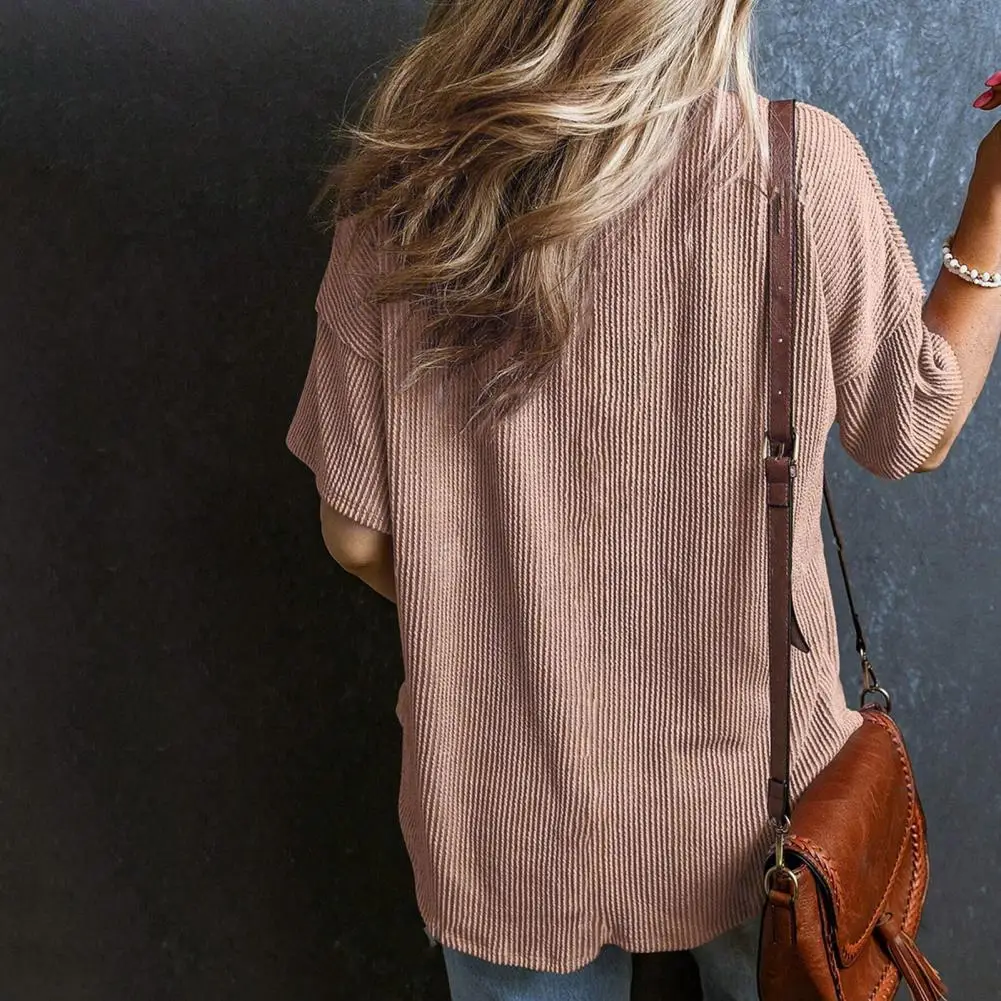 Pocket Detail Tee Stylish Women's V-neck T-shirt with Pocket Trim Solid Color Loose Top for Everyday Wear Trendy Short Sleeve
Pocket Detail Tee Stylish Women's V-neck T-shirt with Pocket Trim Solid Color Loose Top for Everyday Wear Trendy Short Sleeve