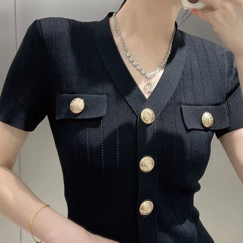 Temperament V-neck Ice Silk Knitted Sweater 2025 Summer New Single Breasted Hollow Out Cardigan Tee Women's Slim Versatile Top
Temperament V-neck Ice Silk Knitted Sweater 2025 Summer New Single Breasted Hollow Out Cardigan Tee Women's Slim Versatile Top