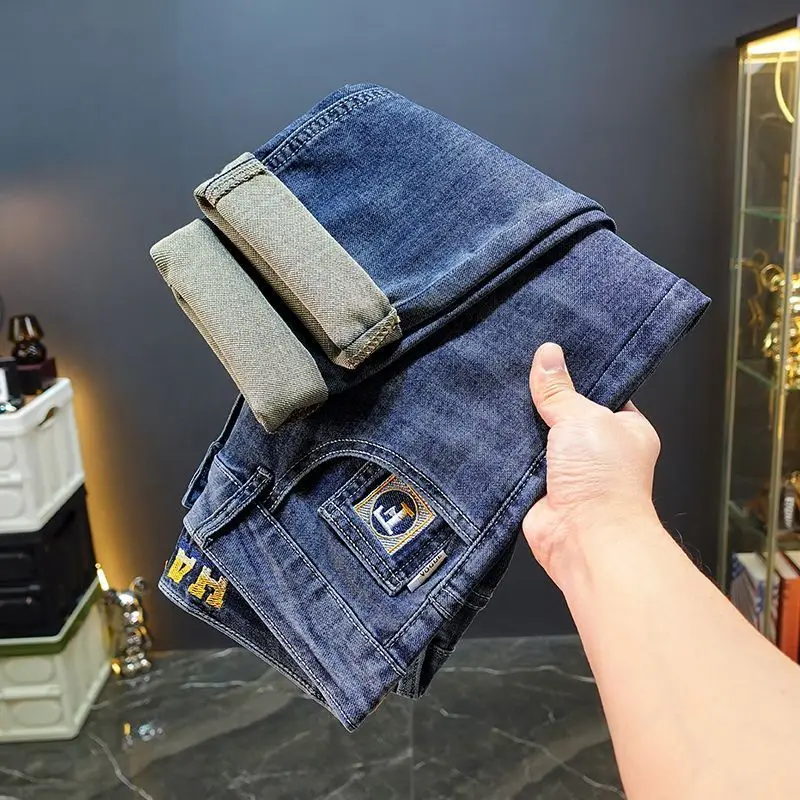 Мужские джинсы с низкой посадкой, премиум-качество, легкие, люксовый бренд, осень-зима, Гонконг, застежка-шнурок, эластичная ткань
Мужские джинсы с низкой посадкой, премиум-качество, легкие, люксовый бренд, осень-зима, Гонконг, застежка-шнурок, эластичная ткань