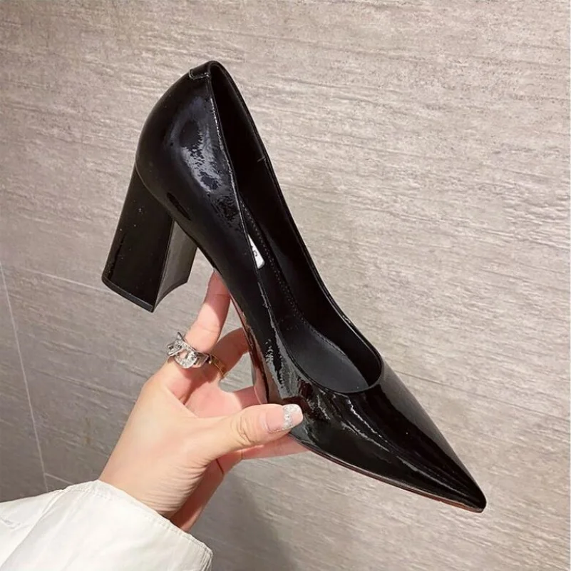 9CM Women Shoes Patent Leather Slip-On Chunky Heels High Heels Women Temperament Pointed Toe Shallow Sexy Wedding Shoes Pumps
9CM Women Shoes Patent Leather Slip-On Chunky Heels High Heels Women Temperament Pointed Toe Shallow Sexy Wedding Shoes Pumps