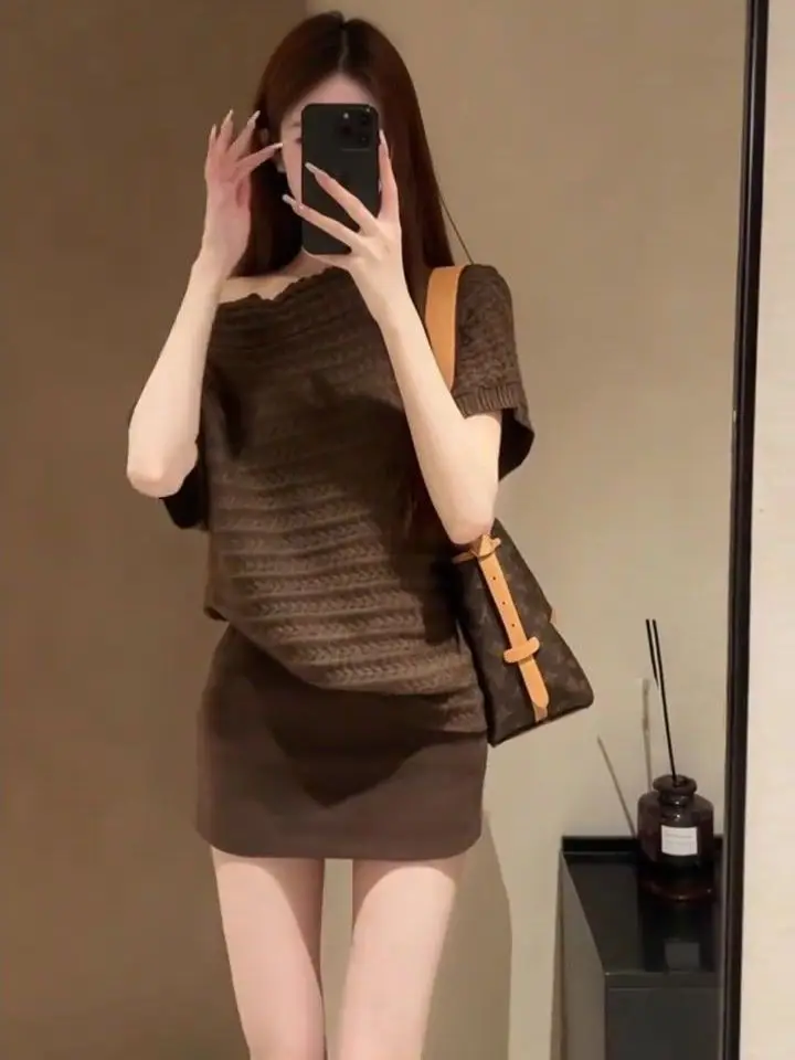2026 Spring New Lazy Style Knitted Set Women Early Spring Slimming Clothes Retro Gentle Top High Waist Bodycon Short Skirt
2026 Spring New Lazy Style Knitted Set Women Early Spring Slimming Clothes Retro Gentle Top High Waist Bodycon Short Skirt