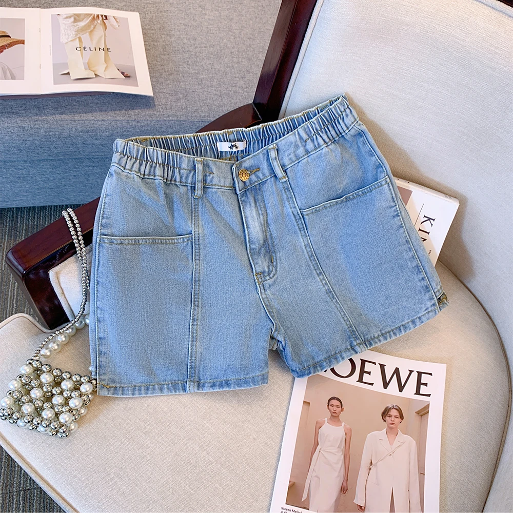 Plus-size Women's Summer Casual Commute baggy comfortable jeans Blue solid color vintage style shorts with zippers and pockets
Plus-size Women's Summer Casual Commute baggy comfortable jeans Blue solid color vintage style shorts with zippers and pockets