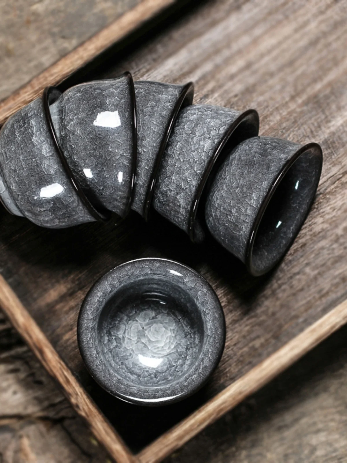 Handmade Ceramic Gongfu Tea Set Small Tea Cup Iron Bowl Ice Crack Owner Cup Chinese Style Dining Utensils Gift Box Commercial...
Handmade Ceramic Gongfu Tea Set Small Tea Cup Iron Bowl Ice Crack Owner Cup Chinese Style Dining Utensils Gift Box Commercial...