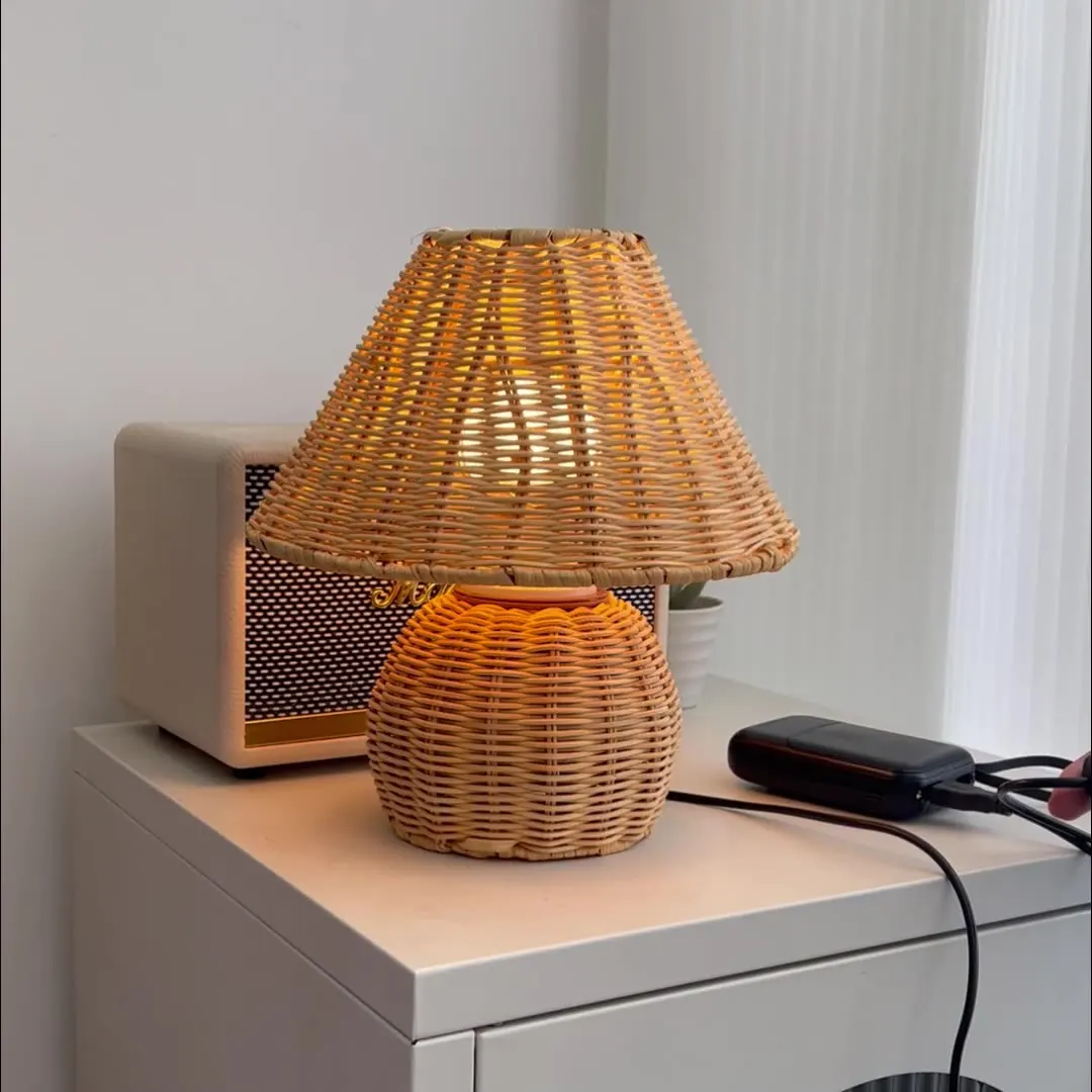 New Chinese style wabi-**** Fengke restaurant table lamp floor lamp bamboo craft retro homestay study bedroom bedside lamp
New Chinese style wabi-**** Fengke restaurant table lamp floor lamp bamboo craft retro homestay study bedroom bedside lamp