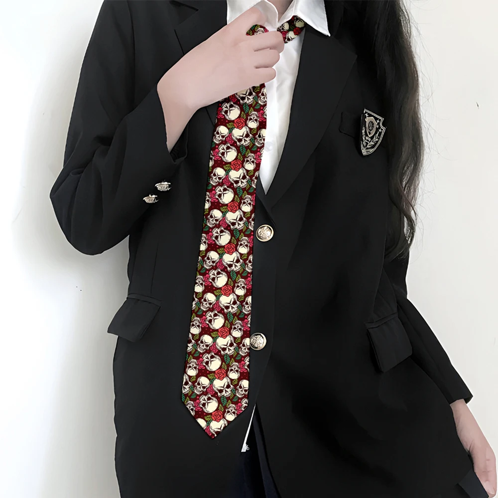 Dark rose skull printed tie men's and women's polyester knitted tie fashionable and novel matching tie Halloween party
Dark rose skull printed tie men's and women's polyester knitted tie fashionable and novel matching tie Halloween party