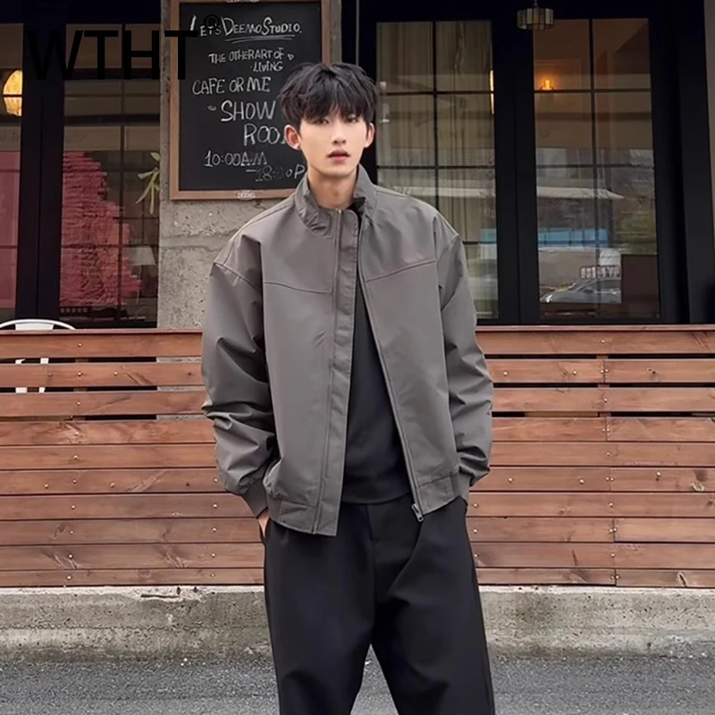 WTHT Fashion Men's Solid Color Stand Collar Jackets Trendy 2025 Summer American Style Zipper Long Sleeves Coats Male 2A0870
WTHT Fashion Men's Solid Color Stand Collar Jackets Trendy 2025 Summer American Style Zipper Long Sleeves Coats Male 2A0870