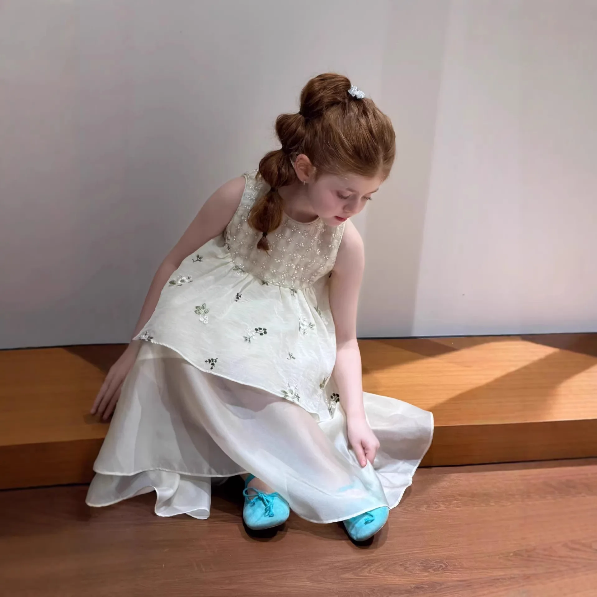 2026 Summer New High Quality Heavy Industry Fashion Western Style Floral Dress for Girls Children High End Nail Bead Dress
2026 Summer New High Quality Heavy Industry Fashion Western Style Floral Dress for Girls Children High End Nail Bead Dress