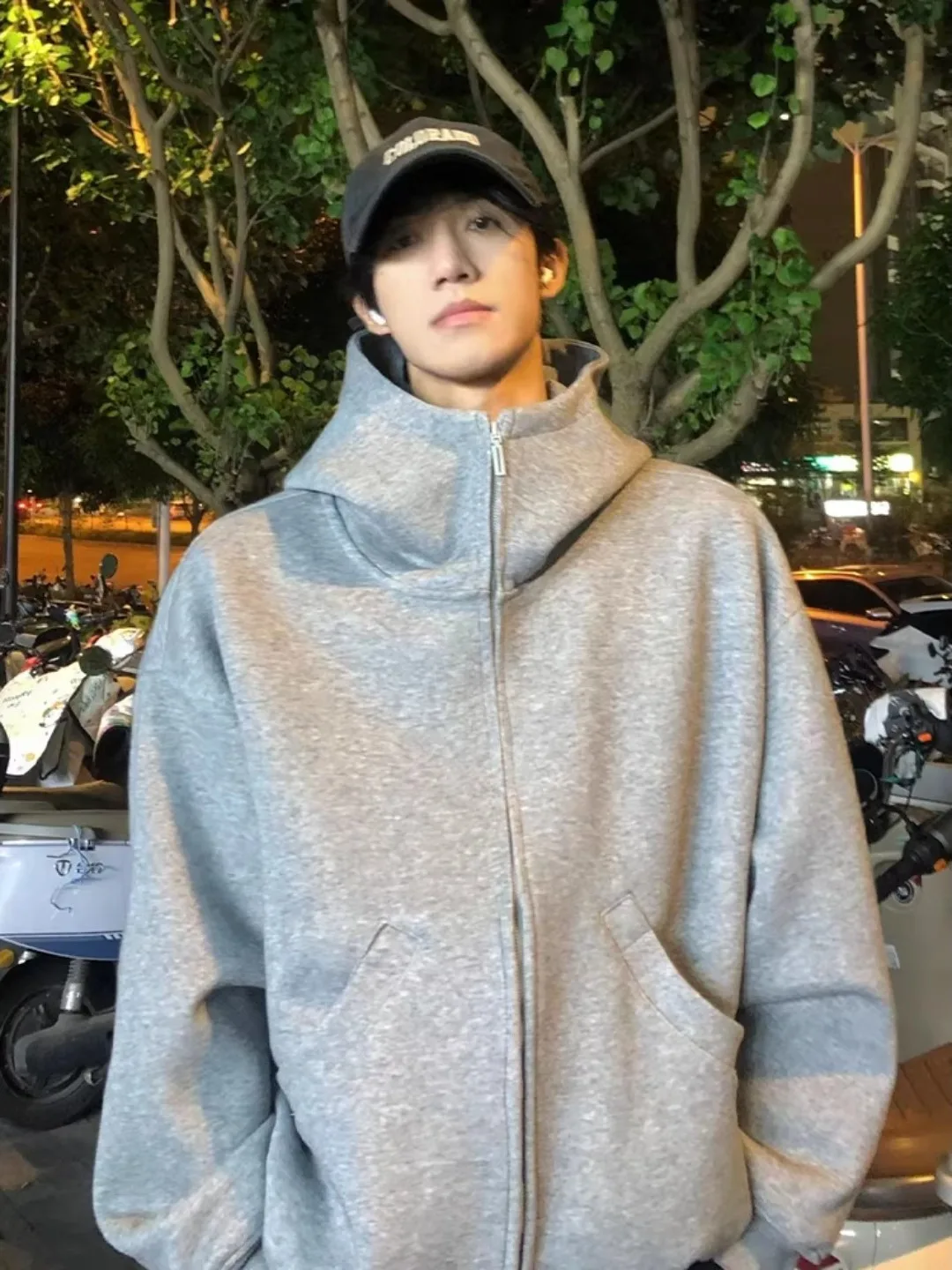 Men's Hooded High Collar Fce Lined Sweatirt Cardigan Thi Heavy Du Winter Warm Comfortable Stand Fit Zipper Closure
Men's Hooded High Collar Fce Lined Sweatirt Cardigan Thi Heavy Du Winter Warm Comfortable Stand Fit Zipper Closure