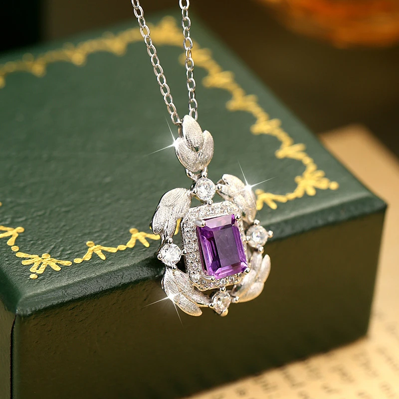 S925 Silver Necklace Women with Natural Stone in Sugar Cube Shape and Brushed Pendant
S925 Silver Necklace Women with Natural Stone in Sugar Cube Shape and Brushed Pendant