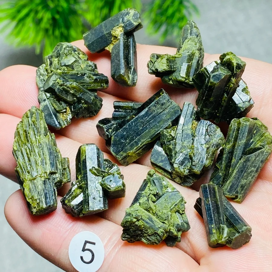 Natural Epidote Quartz Crystal Cluster Mineral Specimen Raw Stone Collection Reiki Healing Home Decor Geology Teaching
Natural Epidote Quartz Crystal Cluster Mineral Specimen Raw Stone Collection Reiki Healing Home Decor Geology Teaching