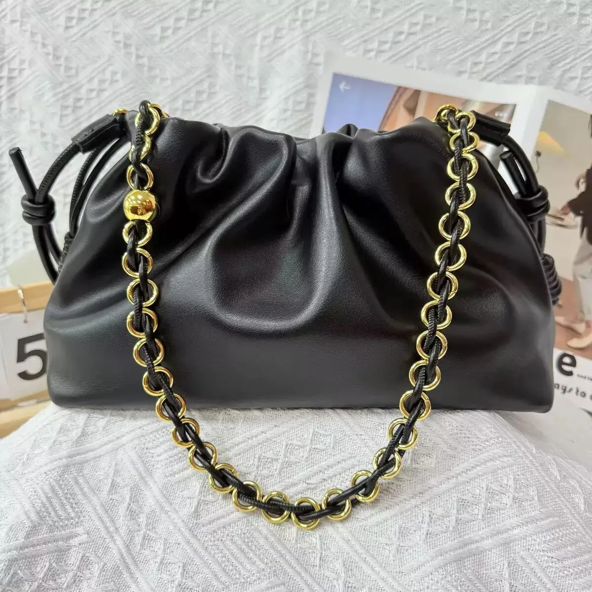 Luxury Handbag For Women Famous Brands Handbag New Cloud Double shoulder straps Classic Fashion Exquisite Trend Shoulder Bags
Luxury Handbag For Women Famous Brands Handbag New Cloud Double shoulder straps Classic Fashion Exquisite Trend Shoulder Bags
