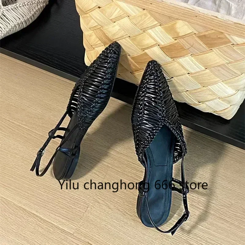 Женские плетеные римские сандалии из натуральной кожи с острым носком, летние уличные повседневные полые однотонные модные сандалии из овчины с закрытым носком
Женские плетеные римские сандалии из натуральной кожи с острым носком, летние уличные повседневные полые однотонные модные сандалии из овчины с закрытым носком