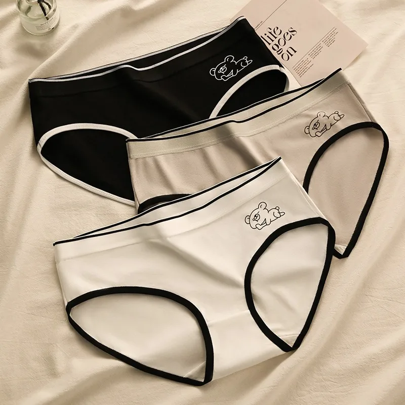 Sexy Middle Waist Breathable Lingerie Bear Print Underwear Women Cute Cartoon Silky Girl Panties Seamless Qucik-Dry Femme Briefs
Sexy Middle Waist Breathable Lingerie Bear Print Underwear Women Cute Cartoon Silky Girl Panties Seamless Qucik-Dry Femme Briefs