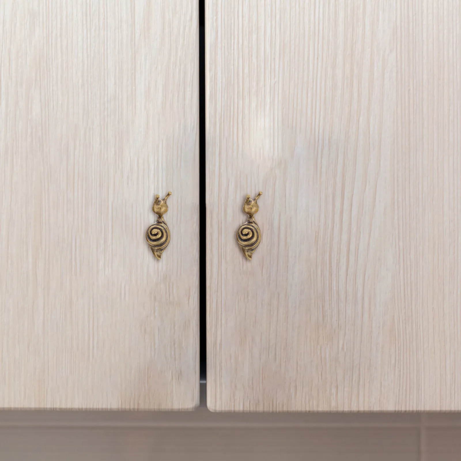 2Pcs Brass Snail Cabinet Knobs Vintage Decorative Animal Drawer Handles for Kitchen Cupboard Wardrobe Furniture Hardware
2Pcs Brass Snail Cabinet Knobs Vintage Decorative Animal Drawer Handles for Kitchen Cupboard Wardrobe Furniture Hardware