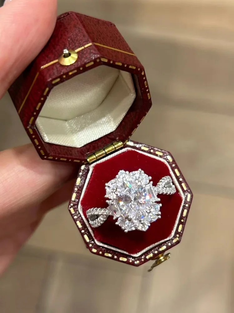 Роскошный дизайн, платиновое кольцо с бриллиантом, женское овальное кольцо с голубиным яйцом, 3-каратное кольцо с бриллиантом, модное кольцо для поездок на работу, металл из сплава
Роскошный дизайн, платиновое кольцо с бриллиантом, женское овальное кольцо с голубиным яйцом, 3-каратное кольцо с бриллиантом, модное кольцо для поездок на работу, металл из сплава