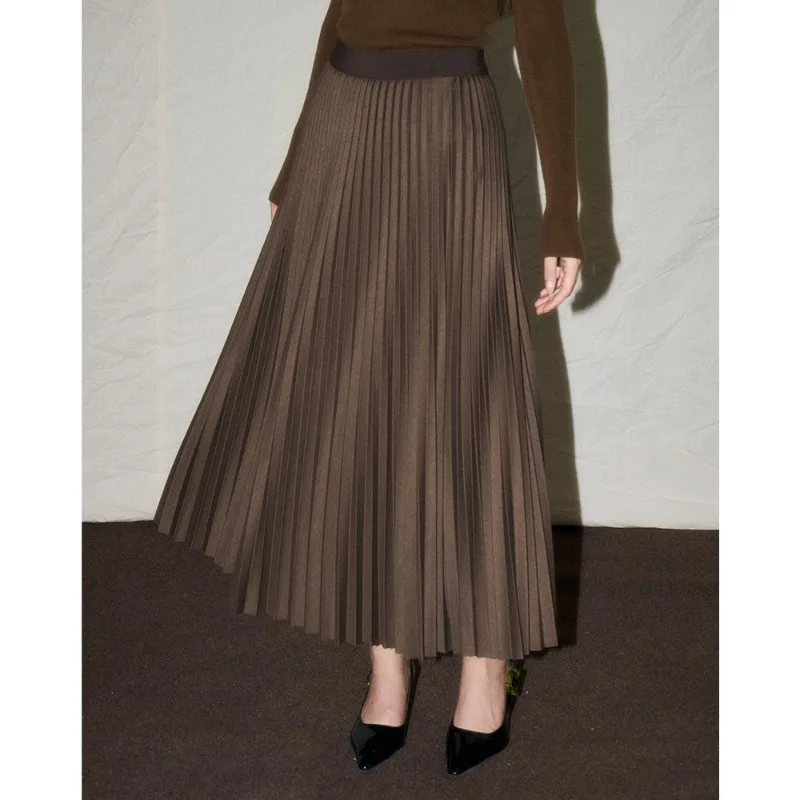 A fashionable and high-end autumn new French retro classic Maillard series coffee-colored knitted pleated high-waisted skirt
A fashionable and high-end autumn new French retro classic Maillard series coffee-colored knitted pleated high-waisted skirt