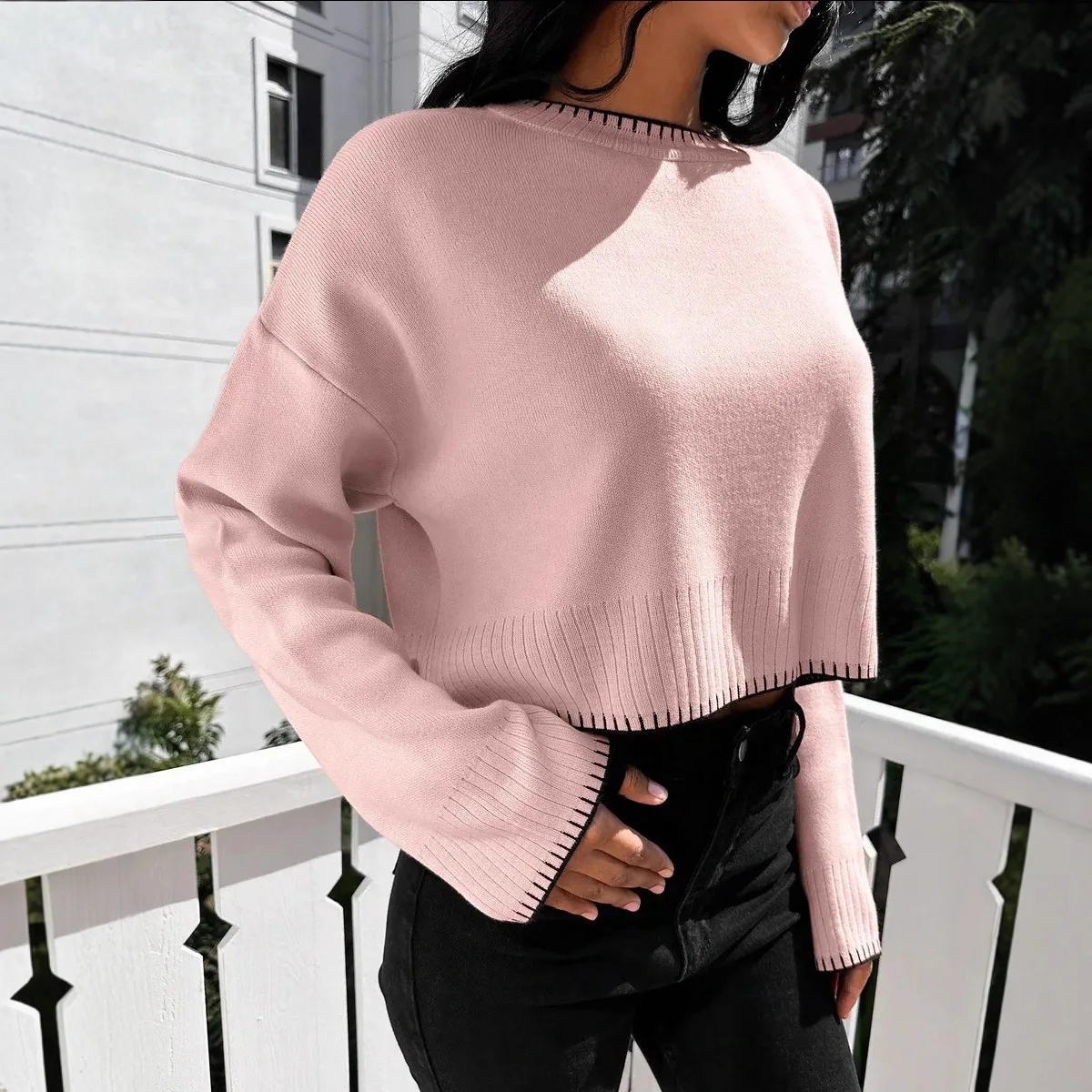 Women's Short Pullover Sweater European And American Style Color Block New Autumn Winter Classic Casual Loose Knitwear
Women's Short Pullover Sweater European And American Style Color Block New Autumn Winter Classic Casual Loose Knitwear