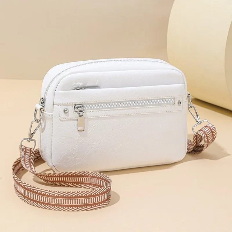Designer Diaper Bag: Ladies Large Capacity Minimalist Leather Tote, Elegant Vintage Crossbody Bag With Paris Letter Logo
Designer Diaper Bag: Ladies Large Capacity Minimalist Leather Tote, Elegant Vintage Crossbody Bag With Paris Letter Logo