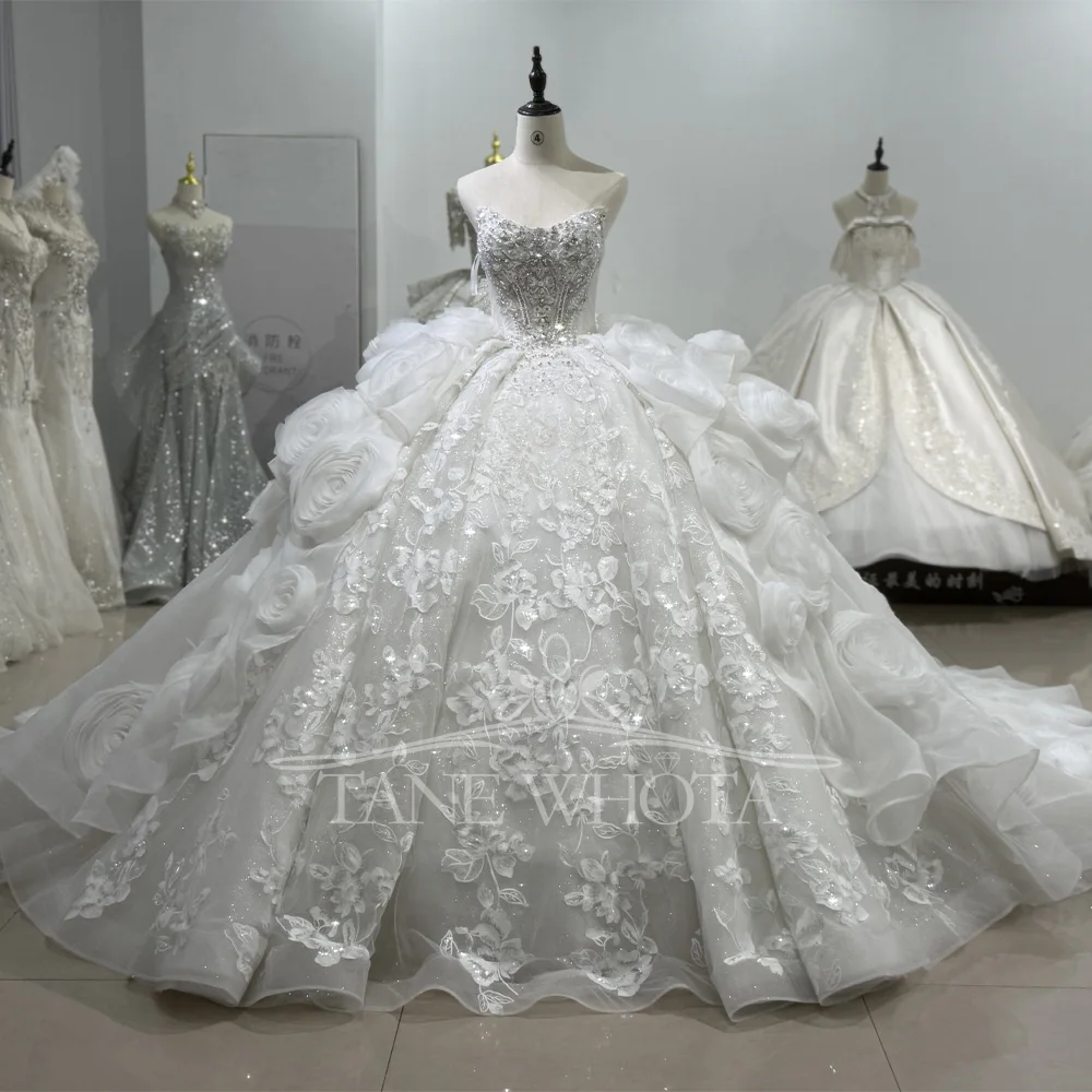 Милое кружевное свадебное платье без рукавов со шнуровкой сзади, расшитое бисером и блестками, 3D цветочной вышивкой, настраиваемое, подходит для невест
Милое кружевное свадебное платье без рукавов со шнуровкой сзади, расшитое бисером и блестками, 3D цветочной вышивкой, настраиваемое, подходит для невест