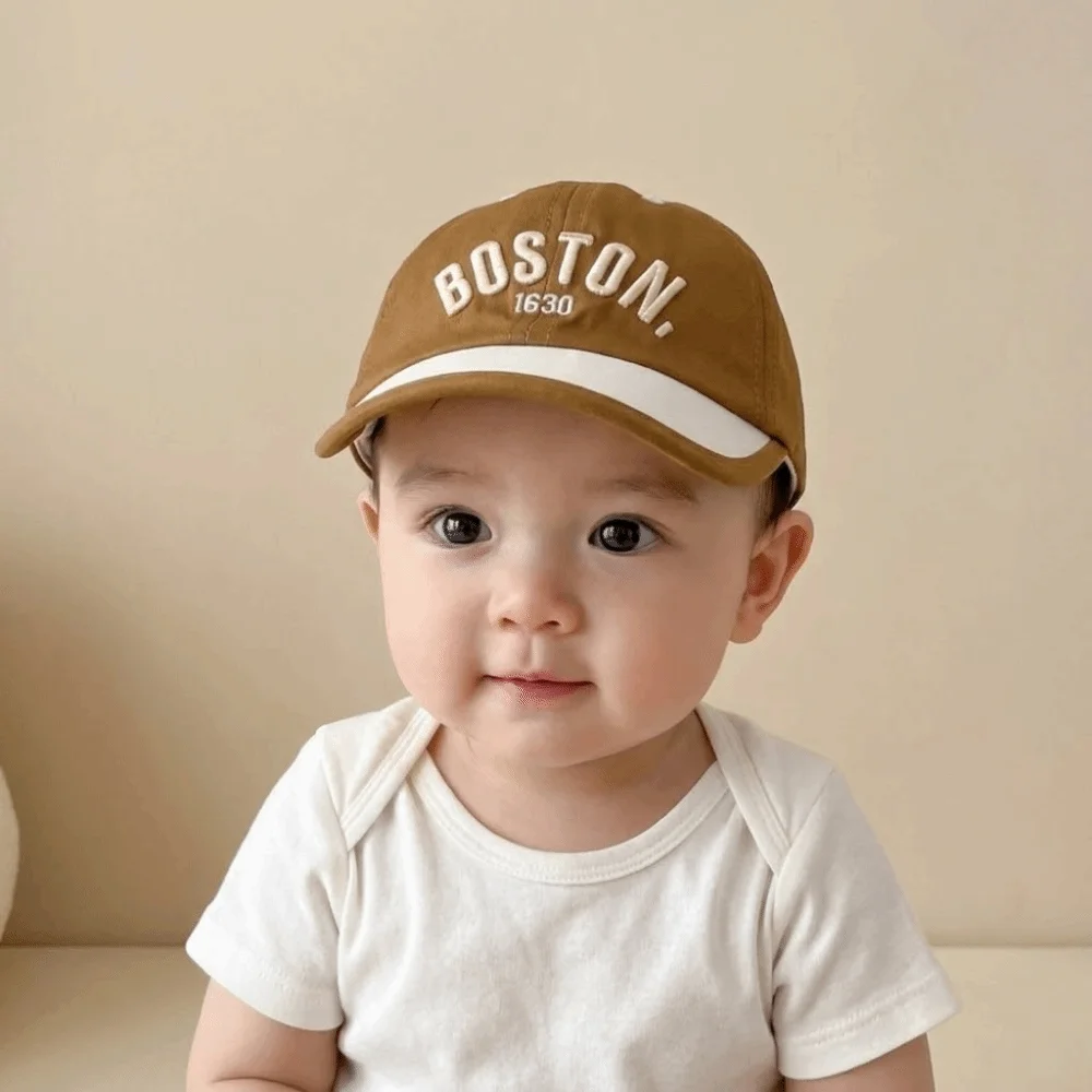 Vintage Patchwork Baby Baseball Hat Cotton Sunscreen Letter Peaked Cap Adjustable Korean Style Children's Sunhat Boys Girls
Vintage Patchwork Baby Baseball Hat Cotton Sunscreen Letter Peaked Cap Adjustable Korean Style Children's Sunhat Boys Girls