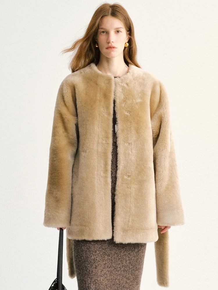 High-end Luxury Merino Sheep Fur Plush Jackets for Women Simple O-neck Mid-length Winter Genuine Leather Real Fur Coat with Belt
High-end Luxury Merino Sheep Fur Plush Jackets for Women Simple O-neck Mid-length Winter Genuine Leather Real Fur Coat with Belt