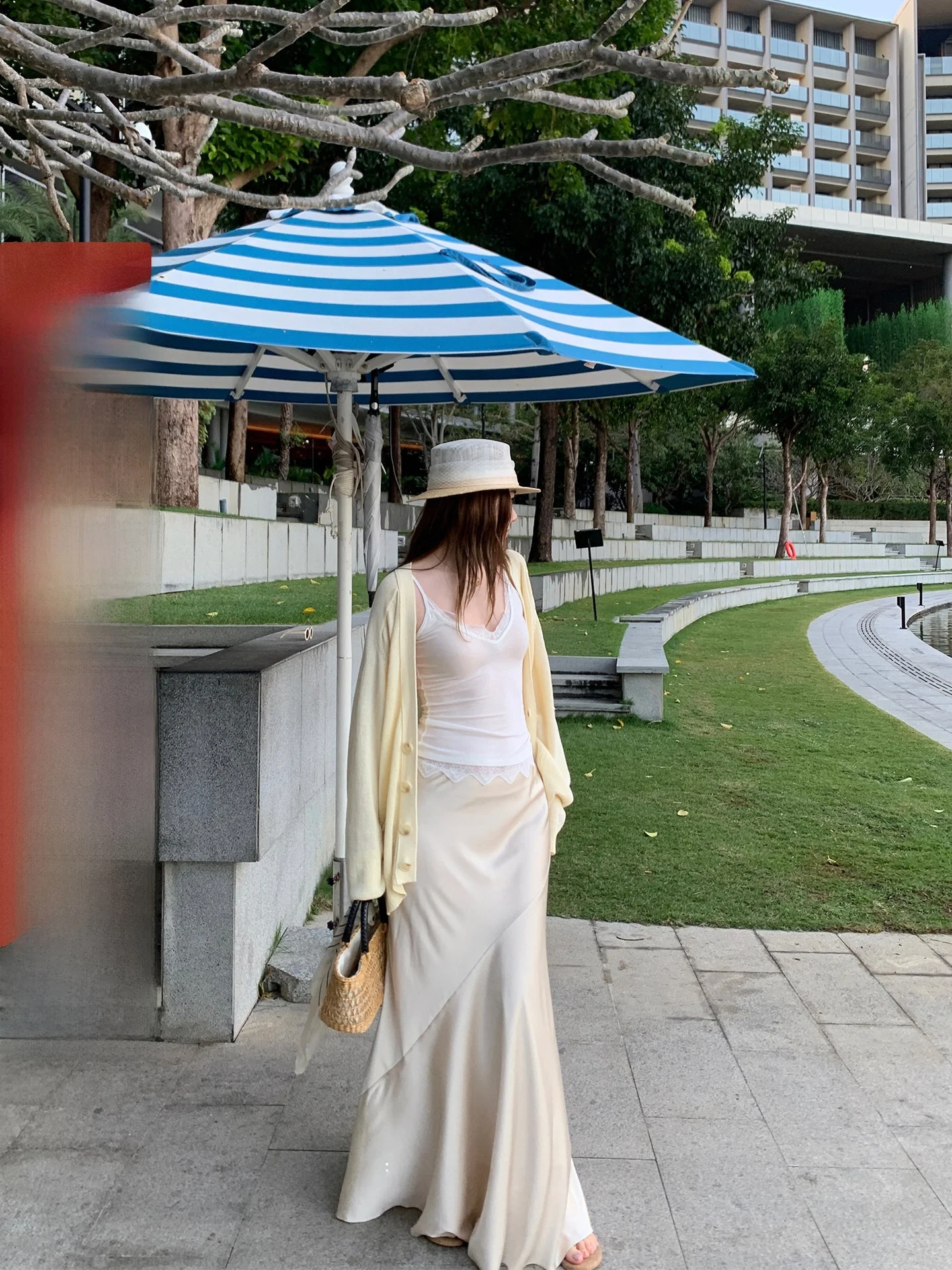 Женская длинная юбка Xzichic Aosphere Sensation ROW Series Wind Sla Trim из атласного шифона, новая коллекция Весна-Лето
Женская длинная юбка Xzichic Aosphere Sensation ROW Series Wind Sla Trim из атласного шифона, новая коллекция Весна-Лето